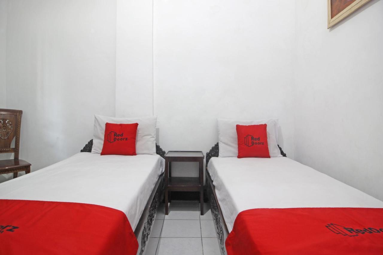Reddoorz Plus @ Taman Siswa 3 Yogyakarta Eksteriør billede