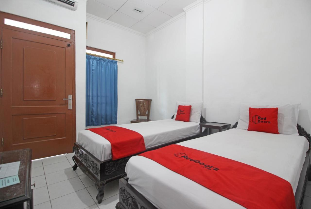 Reddoorz Plus @ Taman Siswa 3 Yogyakarta Eksteriør billede