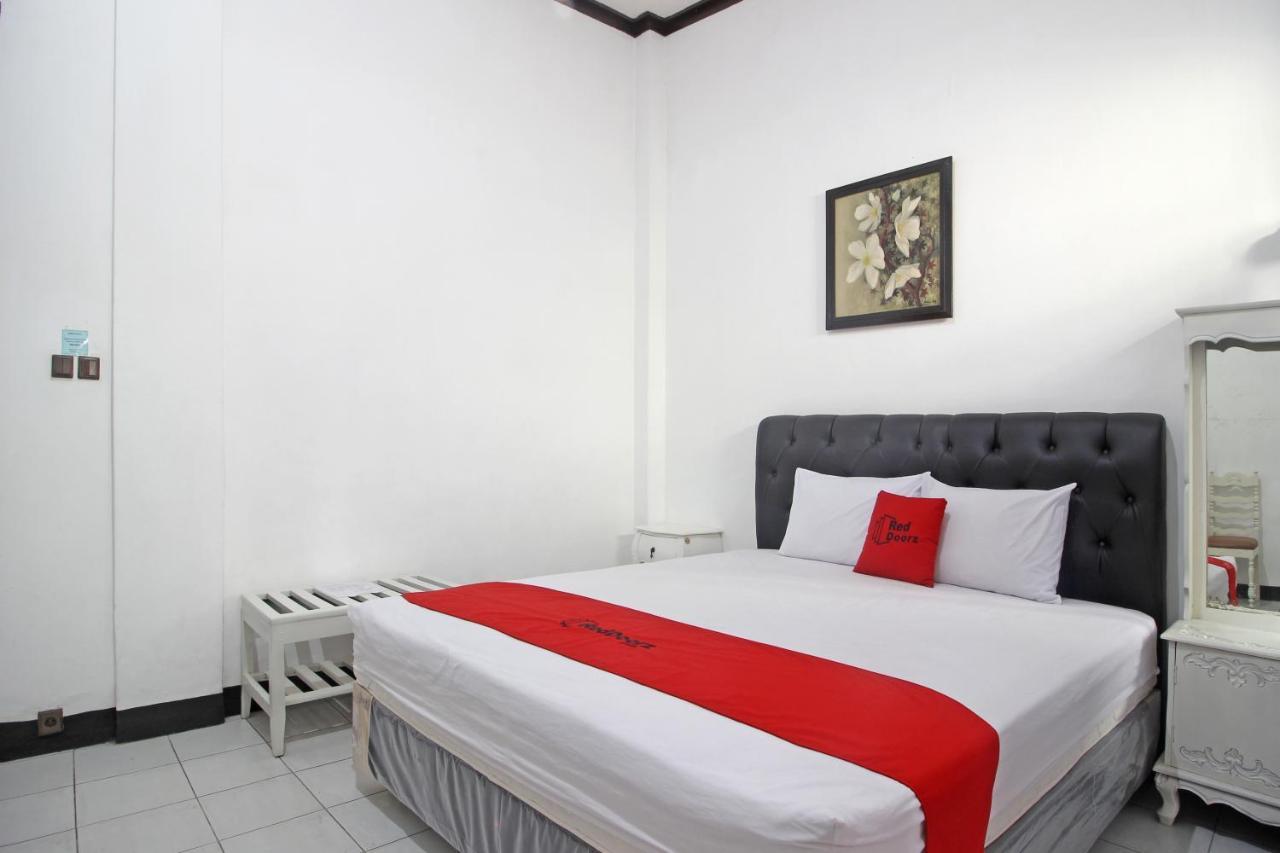 Reddoorz Plus @ Taman Siswa 3 Yogyakarta Eksteriør billede
